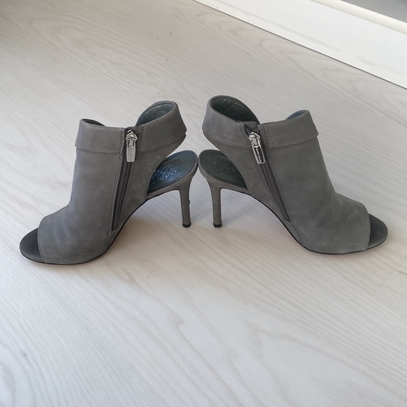 Vince Camuto 6.5M Cholia Grey Leather - Picture 4 of 9
